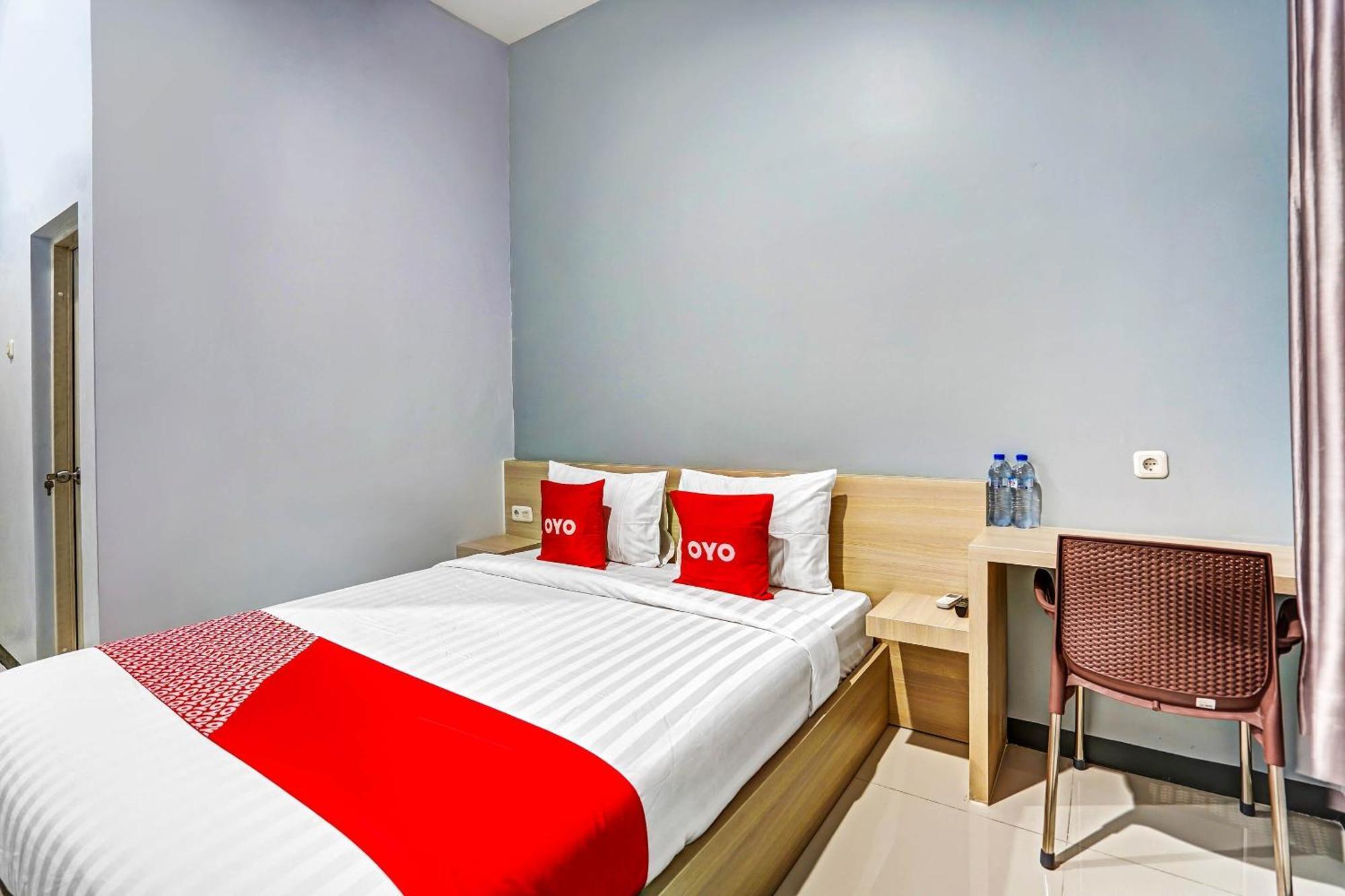 Oyo 90891 Parang Kusumo Residence Krembangan Exterior foto
